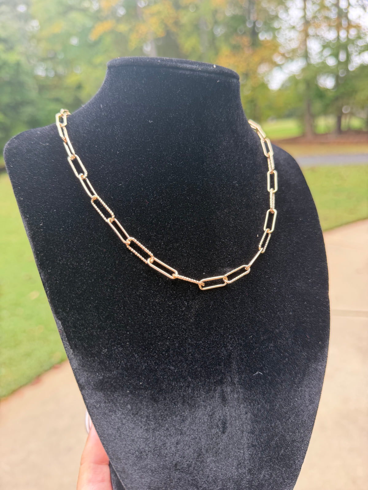 The It girl chain